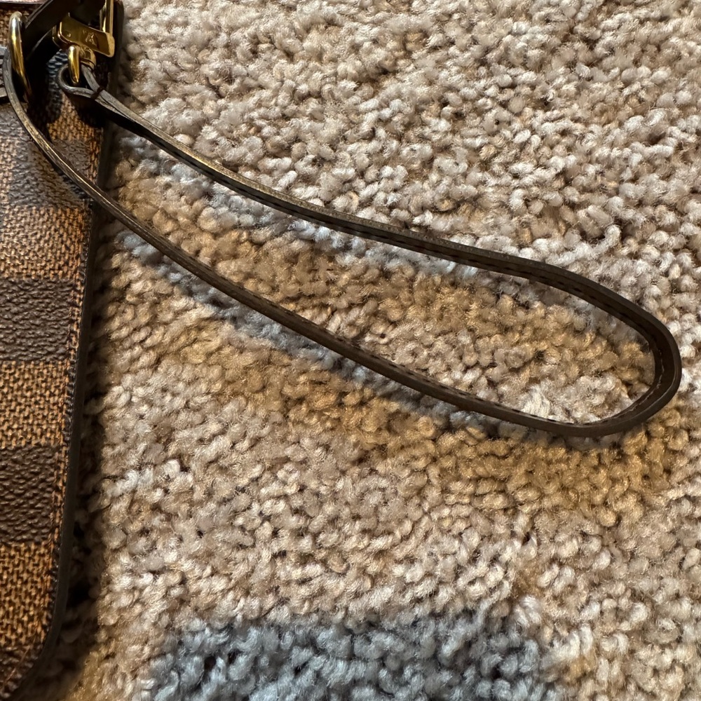 Louis Vuitton Damier Ebene Neverfull Pochette - Picture 6 of 12